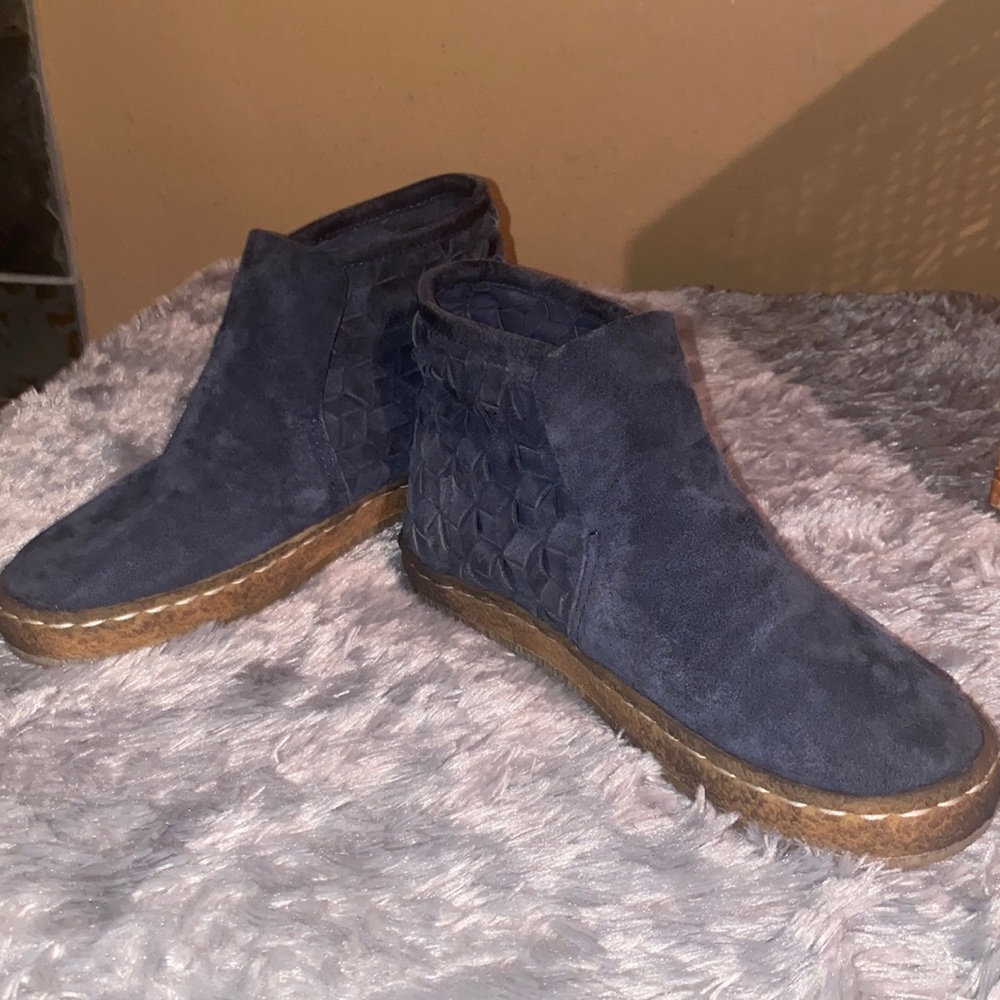 Laidback London bootie moccasins